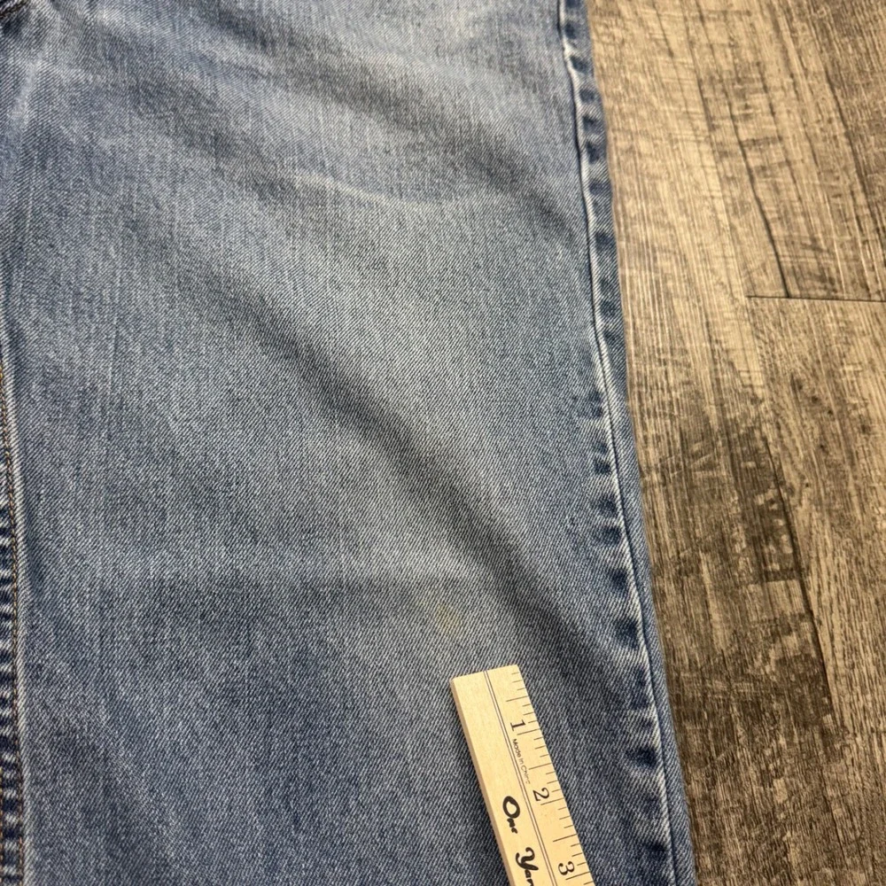 Y2K Levi's 550 Relaxed Fit Denim Jeans Medium Wash 33x29*